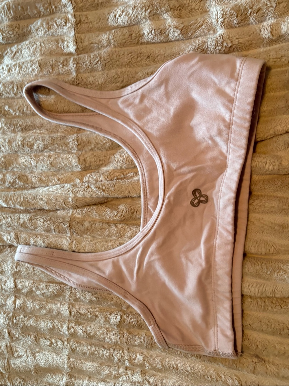 Aritzia Butter + Tna action set in Pink